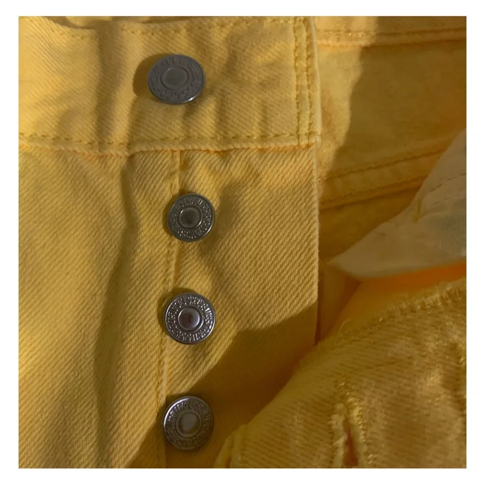 NEW Levi's Jeans Yellow Levi’s Denim Deadstock Yellow Button Fly Jeans Size 26 - Picture 3 of 12